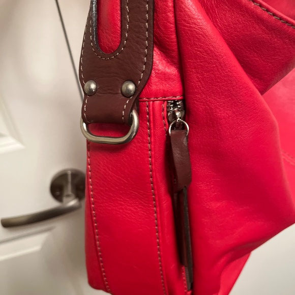 Red leather purse - Picture 3 of 7